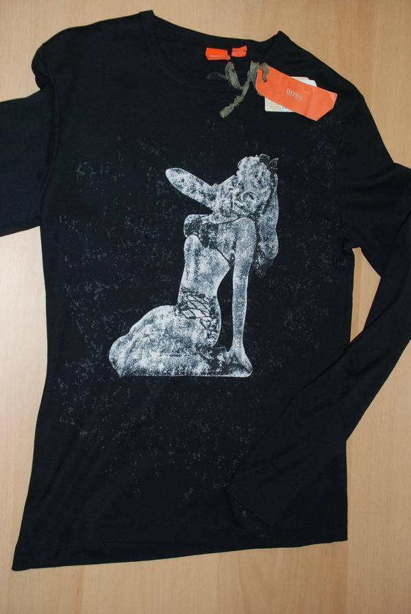 t-shirt.